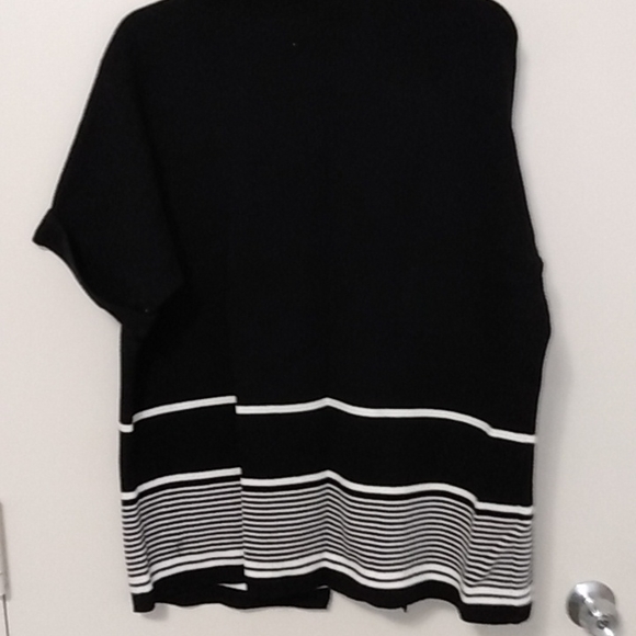 Talbot's Black & White Stripe Short Sleeve Sweater NWT Size L - Picture 8 of 8